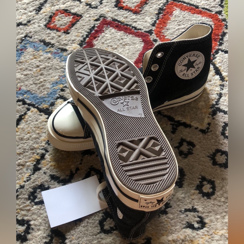 New and unused converse - Picture 3 of 5